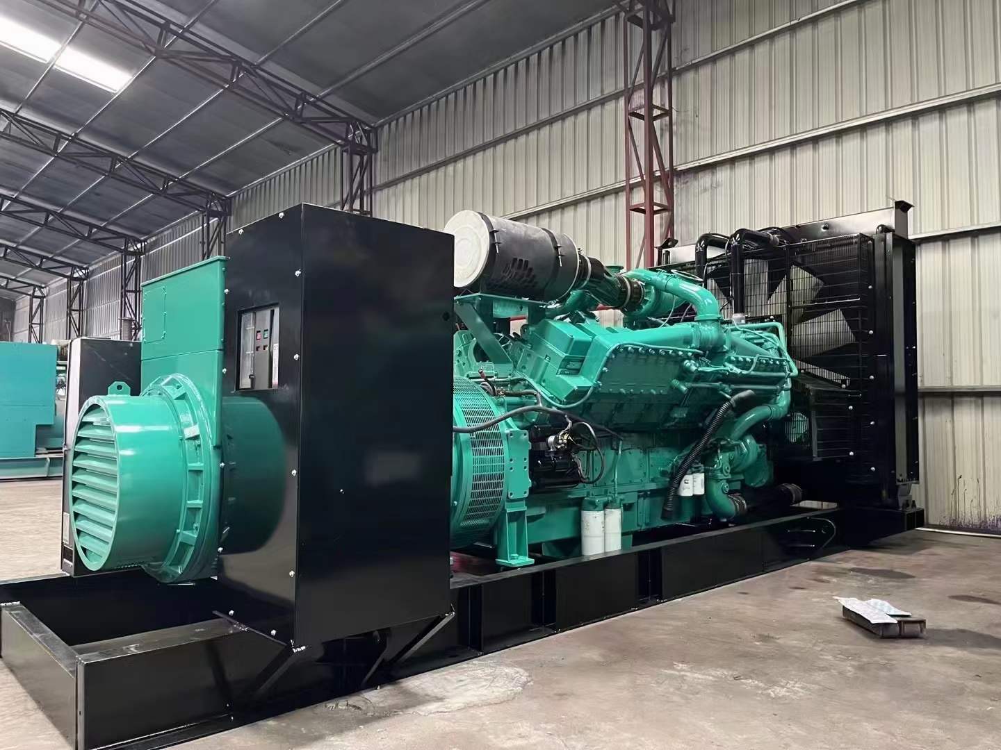 武强如何降低 800kW 柴油发电机输出电流的波动？