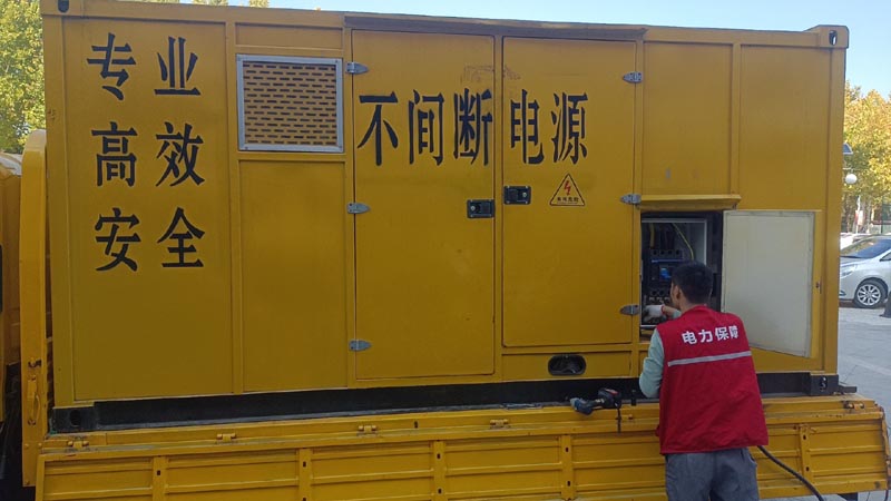 武强柴油发电机组和UPS电源配合使用时，如何避免切换过程中的电力中断？